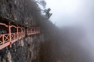 景點(diǎn):天門山玻璃棧道